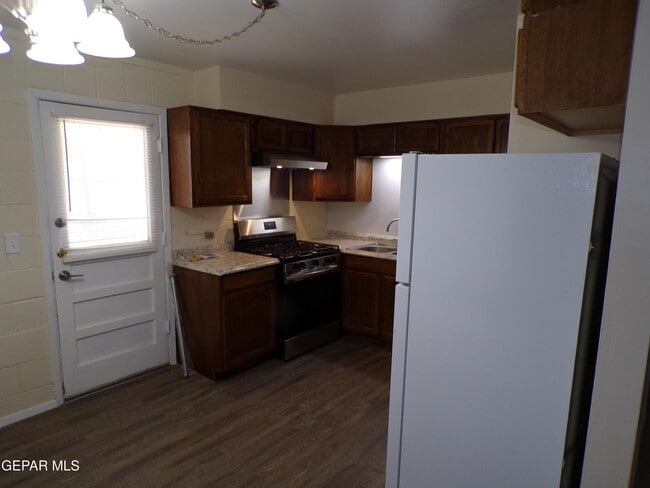 Foto del edificio - 4114 Moonlight Ave