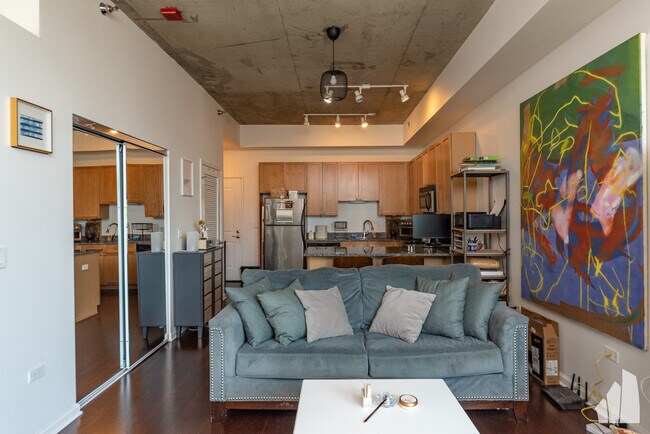 Foto del edificio - 1464 S Michigan Ave