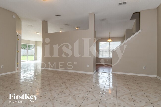 Foto del edificio - 12658 Holly Springs Ct