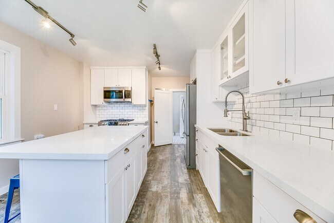 Foto del edificio - 4318 4th Ave NE