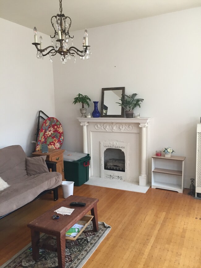 Decorative fireplace - 456 W St James Pl
