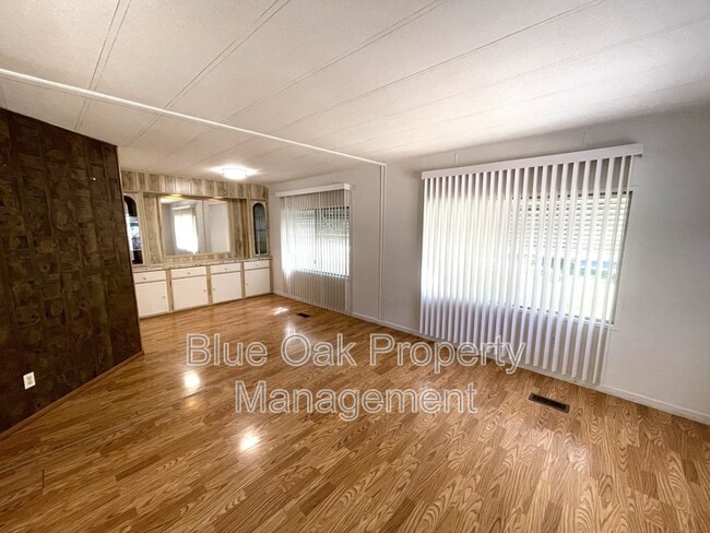 Building Photo - 9390 Lott Rd