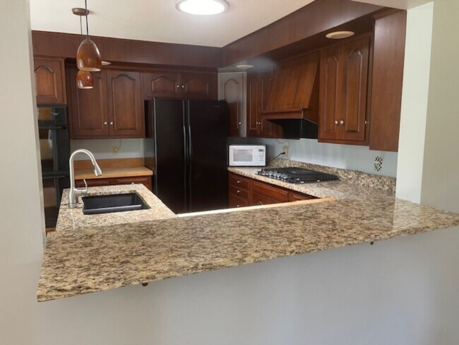 Building Photo - 3 Bedroom / 1.5 Bath Home - East Rochester...