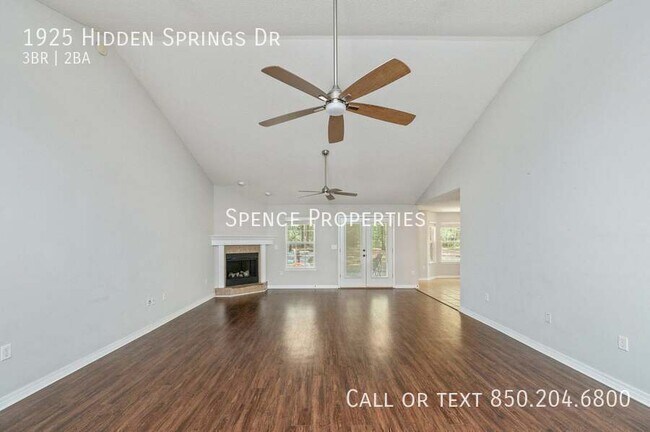 Foto del edificio - 1925 Hidden Springs Dr