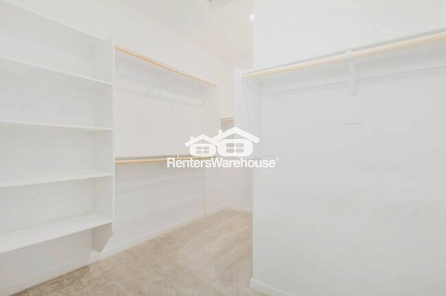 Foto del edificio - 2503 S 180th Dr