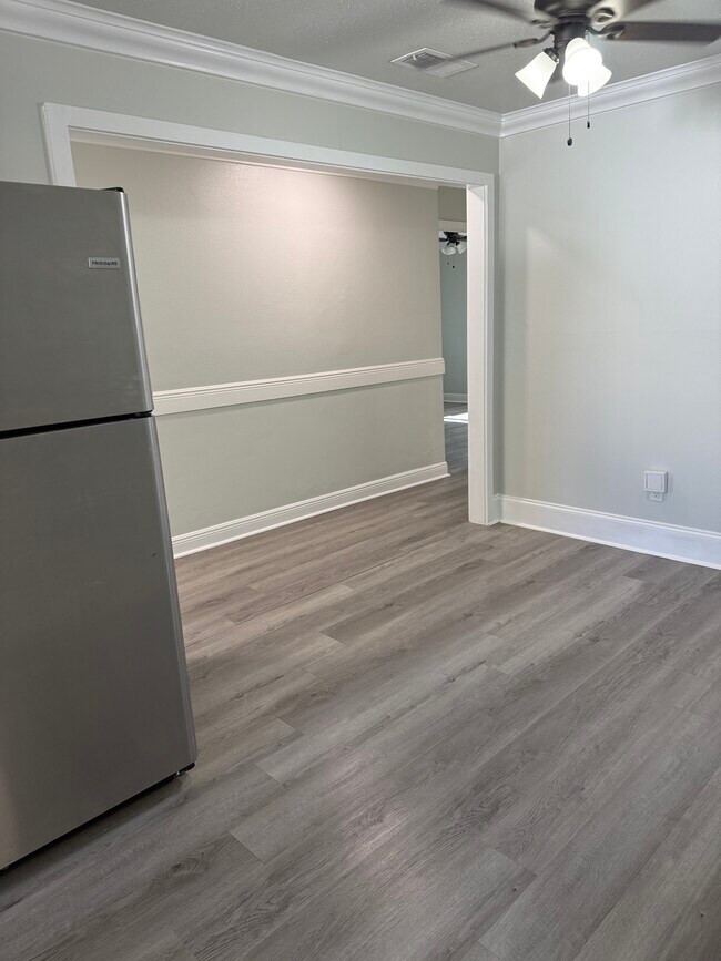 Foto del edificio - 1600 Maryland Ave