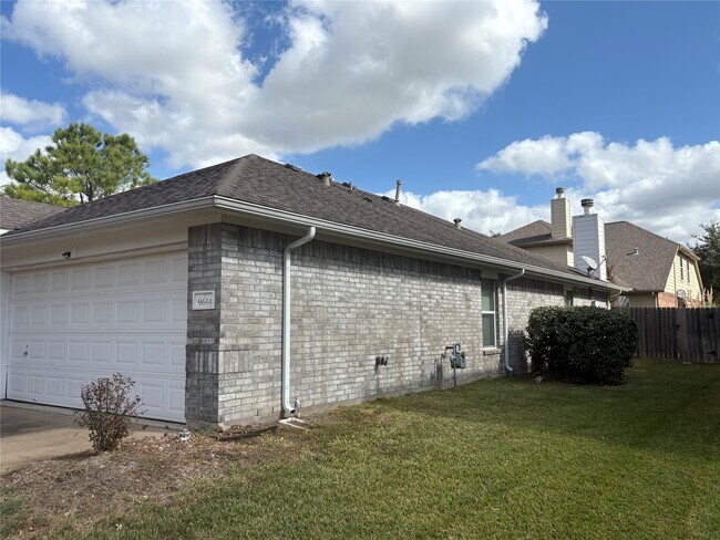 Foto del edificio - 9614 Ashwood Valley Dr