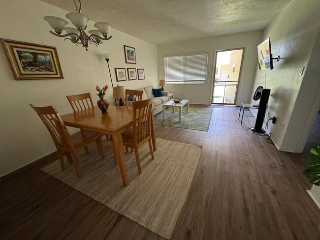 Dining Area - 6700 1st Ave S