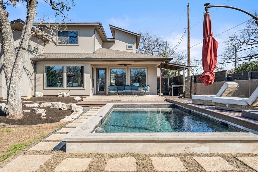 Foto principal - 10804 Rush Rd