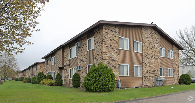 Building Photo - Fox Run Apartments