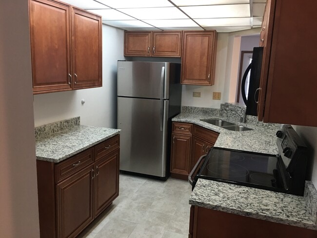 Photo - 1235 Harding Ave Apartments