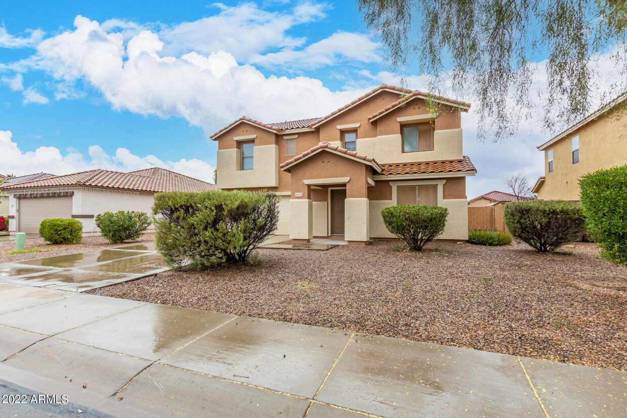 Primary Photo - 2874 W Mineral Butte Dr