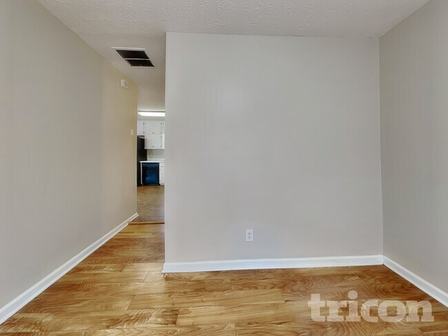 Building Photo - 434 Creek View Ct