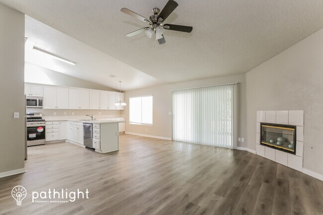 Foto del edificio - 3013 Nutwood St