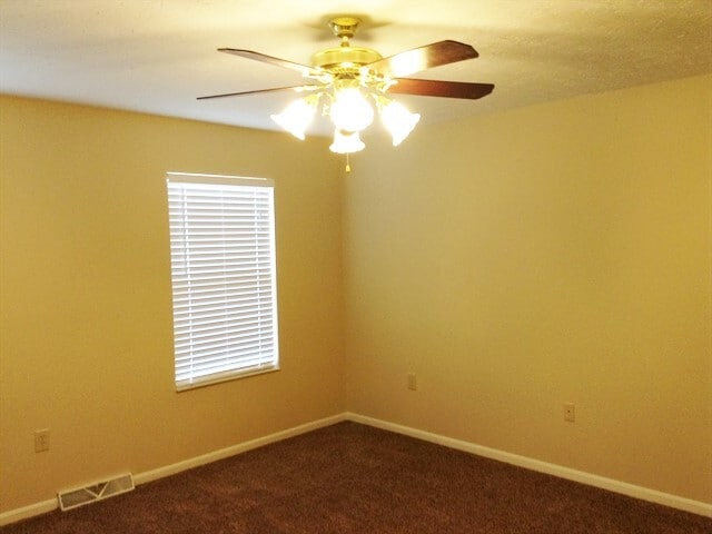 Foto del edificio - 8778 Woodridge Dr