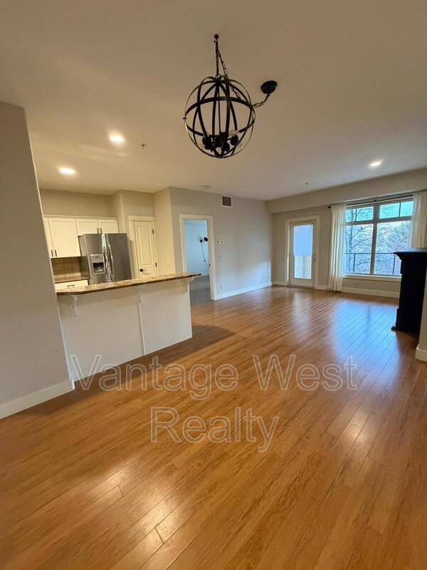 Primary Photo - 2551-2551 Shoreline Dr