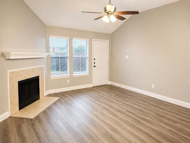 Building Photo - 2101 Wildwood Dr