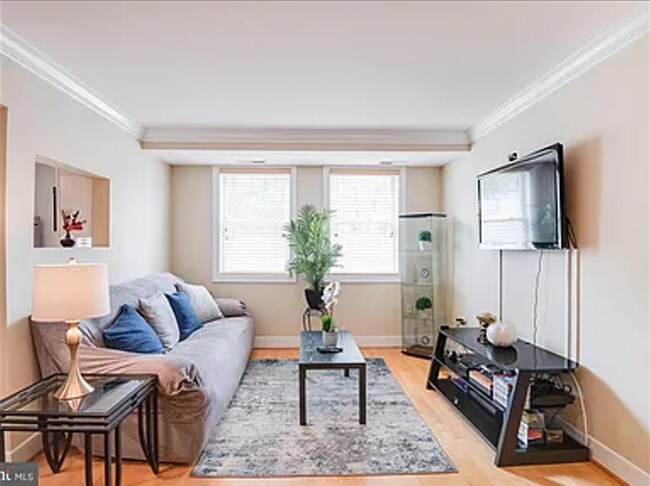 Foto del edificio - Amazing 2 bedroom/ 1 Bathroom unit with plenty natural light