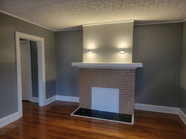 Building Photo - 1364 Carnegie Ave