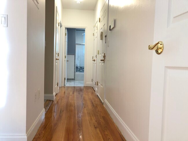 Building Photo - 165A Stuyvesant Ave
