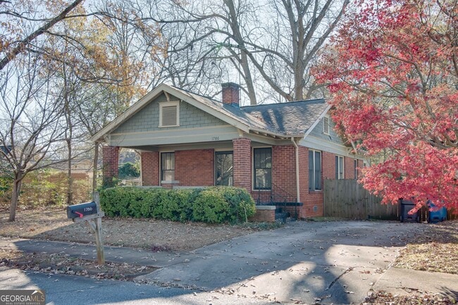 Foto del edificio - 1786 Center Ave