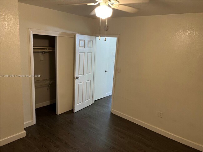 Foto del edificio - 180 NE 71st St