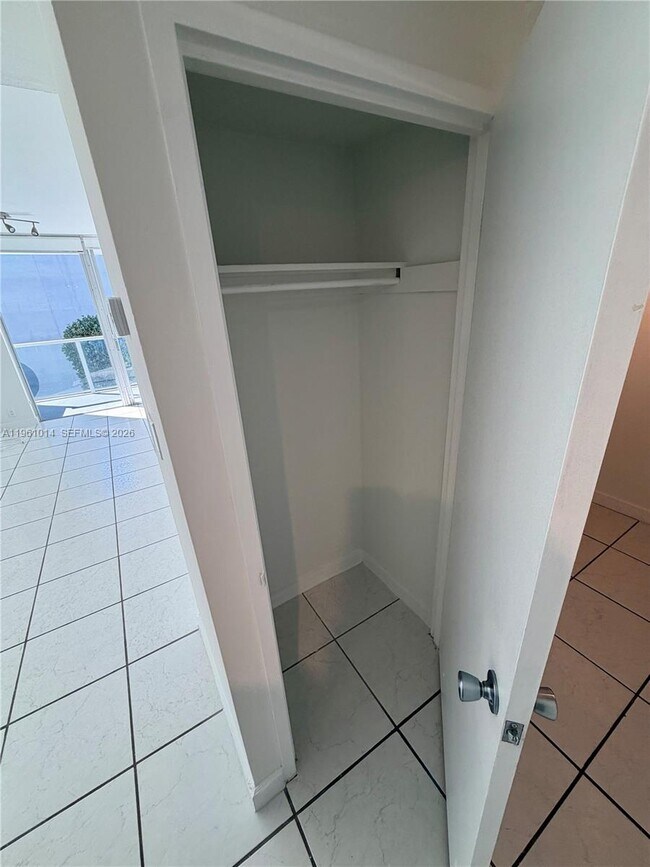 Foto del edificio - 3301 NE 5th Ave