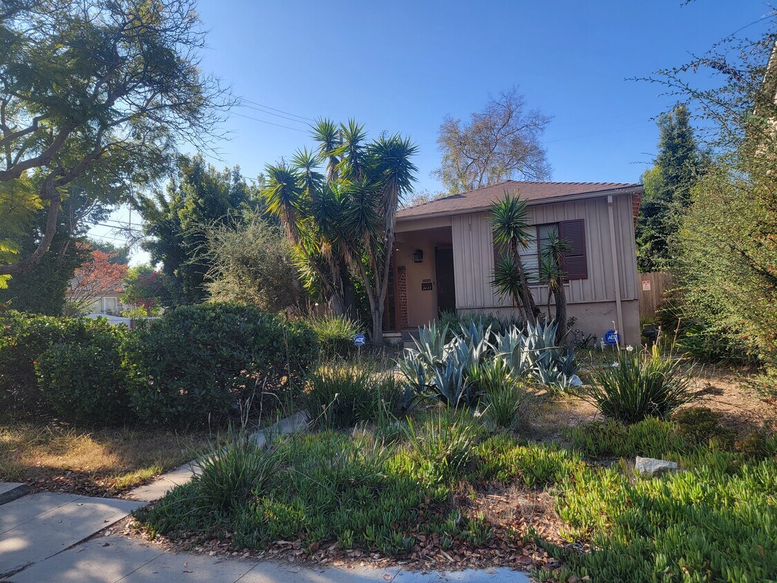 Foto principal - 3437 Mountain View Ave