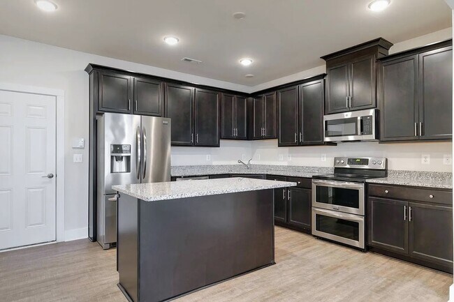Foto del edificio - 4240 Broad Hill Dr