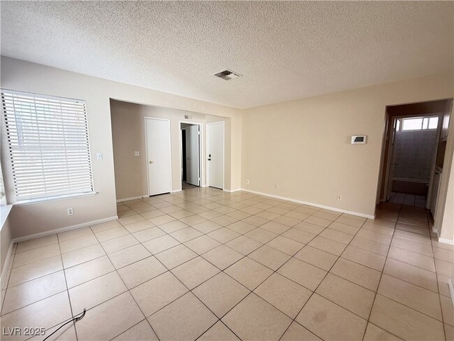 Foto del edificio - 6568 Gazelle Dr