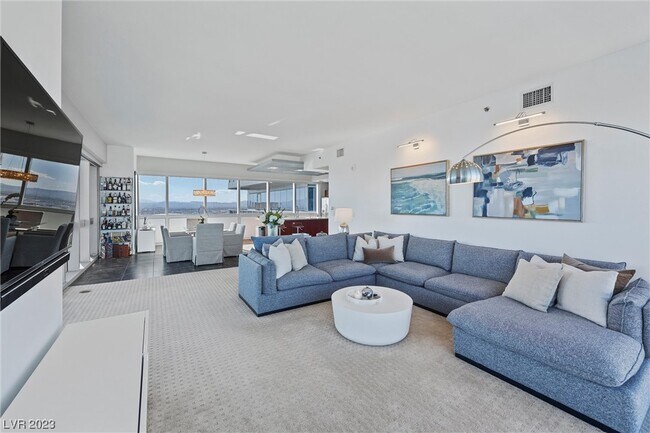 Building Photo - 4471 Dean Martin Dr
