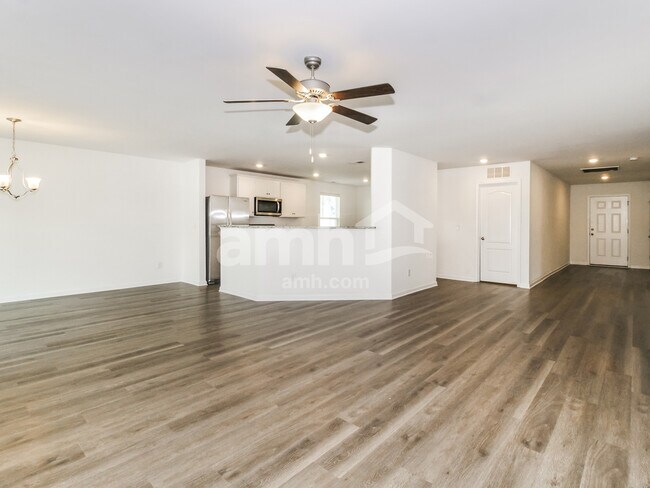 Foto del edificio - 7117 Spaniel Ct