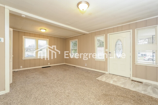 Building Photo - 222 Charles Ave