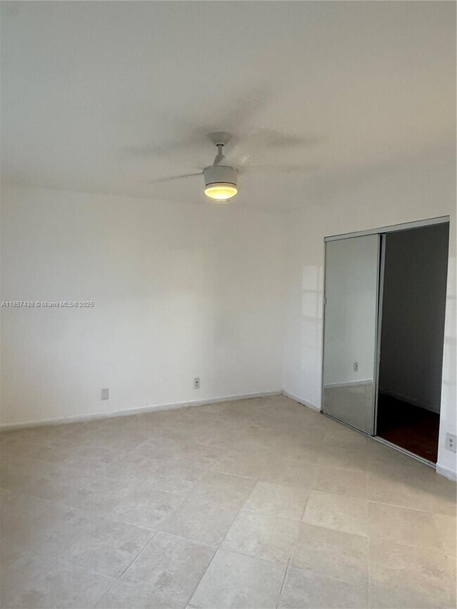 Foto del edificio - 8713 SW 5th St
