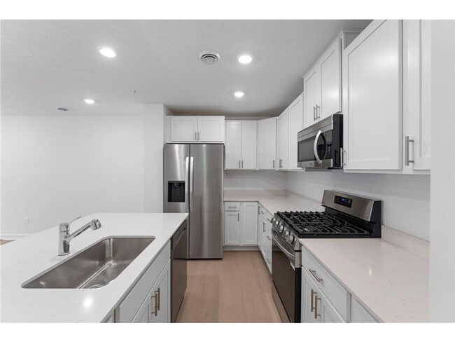 Building Photo - Brand New, New Construction! 3 Bed/2.5 Bath Townhouse- Available Now!