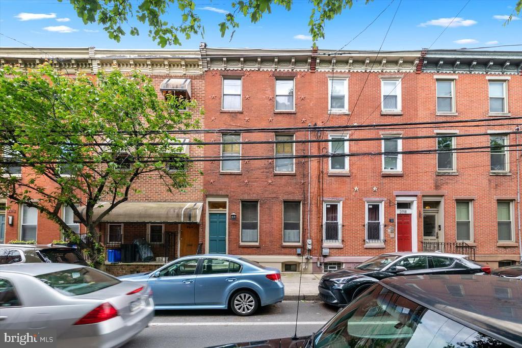 Primary Photo - 2016 Bainbridge St