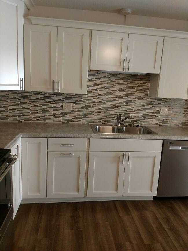 2076 Chateau Ct Unit 109, Grafton, WI 53024 Condo for Rent in Grafton