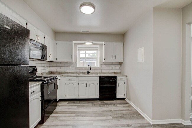 Foto del edificio - The Lenox Apartments