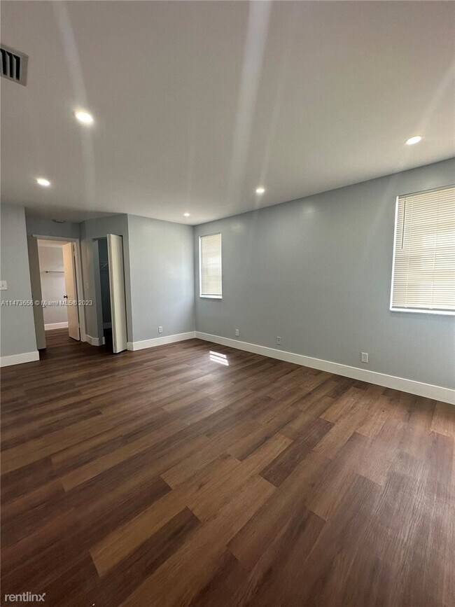 Building Photo - 3 br, 2 bath House - 1901 NW 94th Ave # 106A