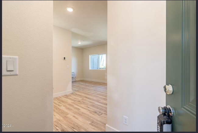 Building Photo - 2950 SW Coho St