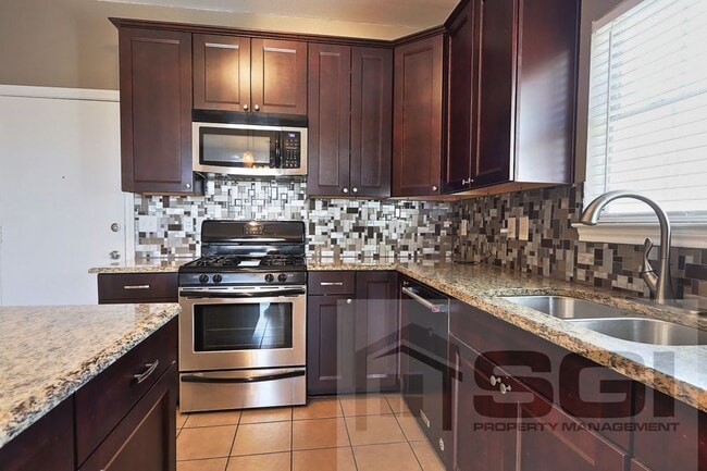 Building Photo - Beautiful 3 Bedroom home Ready to Rent!!!