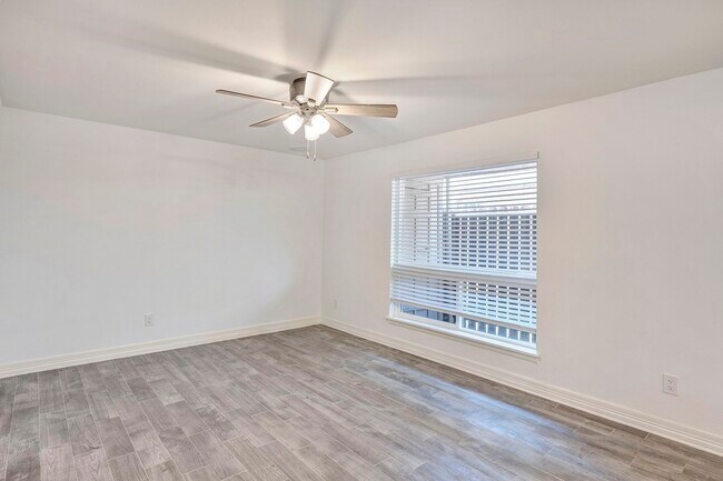 Building Photo - 1529 Wirt Rd