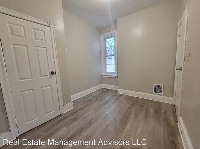 Foto del edificio - 3 br, 1 bath House - 2837 N Stillman St