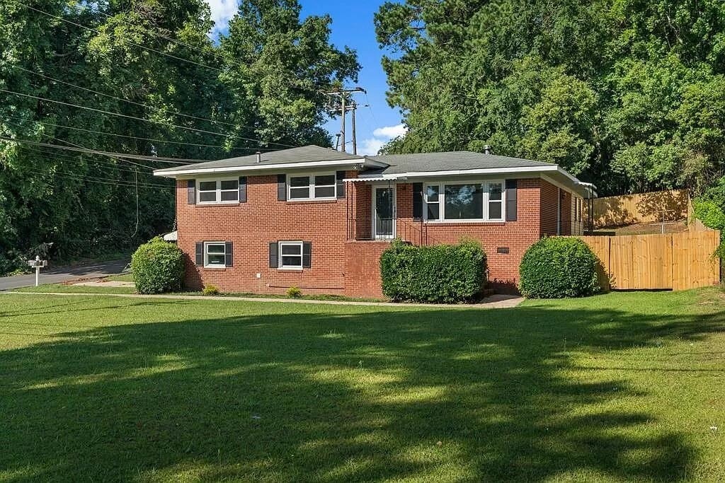 Primary Photo - 803 Lichfield Rd