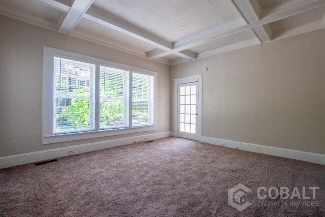 Foto del edificio - 615 Linwood Ave NE