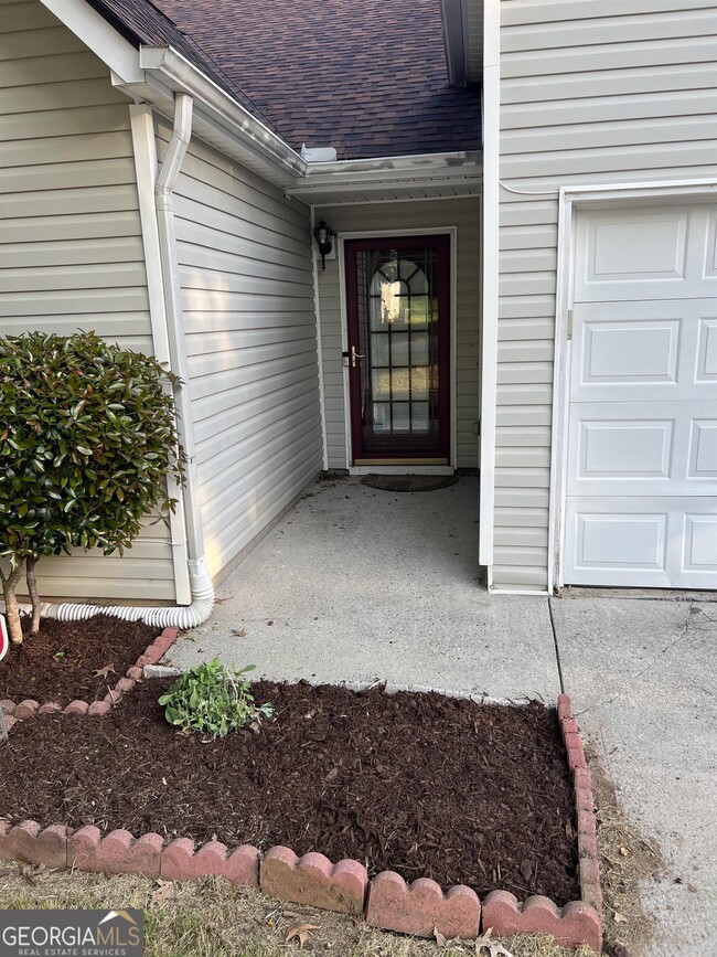 Building Photo - 65 Waters Edge Way