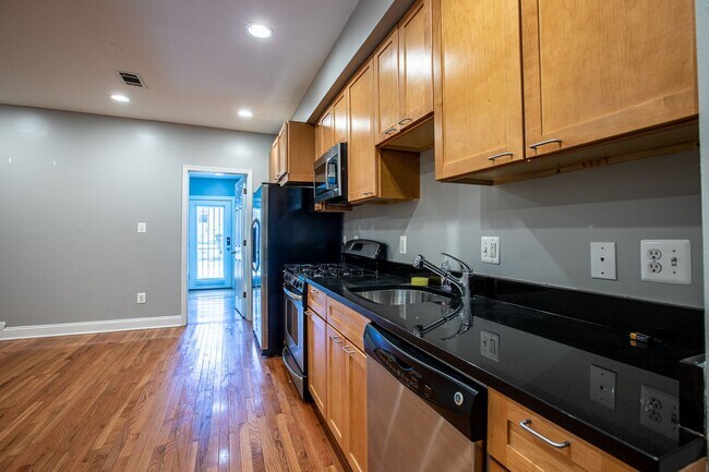 Foto del edificio - Lovely 2 BR/1 BA Condo in Trinidad!