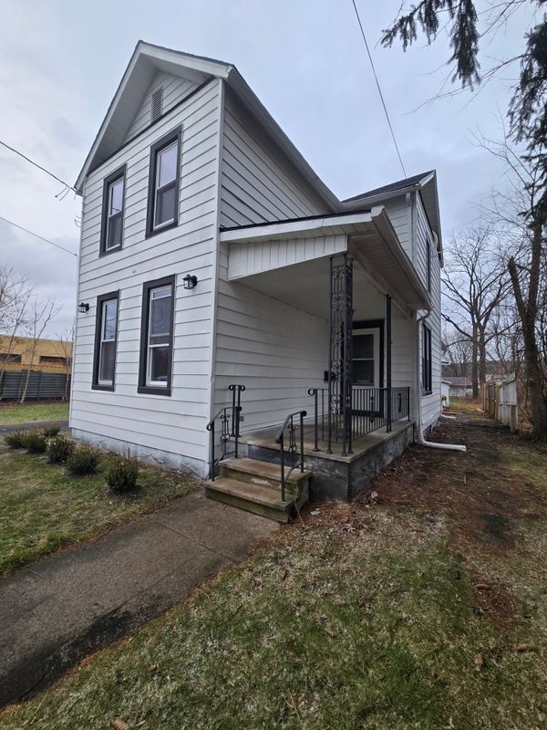 Building Photo - 715 Junction St