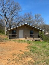 Building Photo - 417 Poplar St