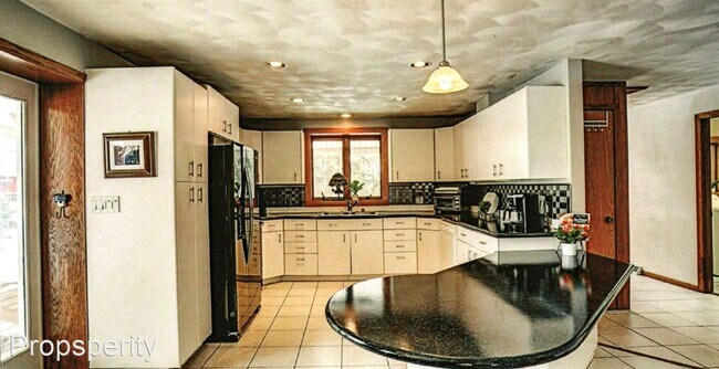 Foto del edificio - 7 br, 4.5 bath House - 2296 Tower Drive